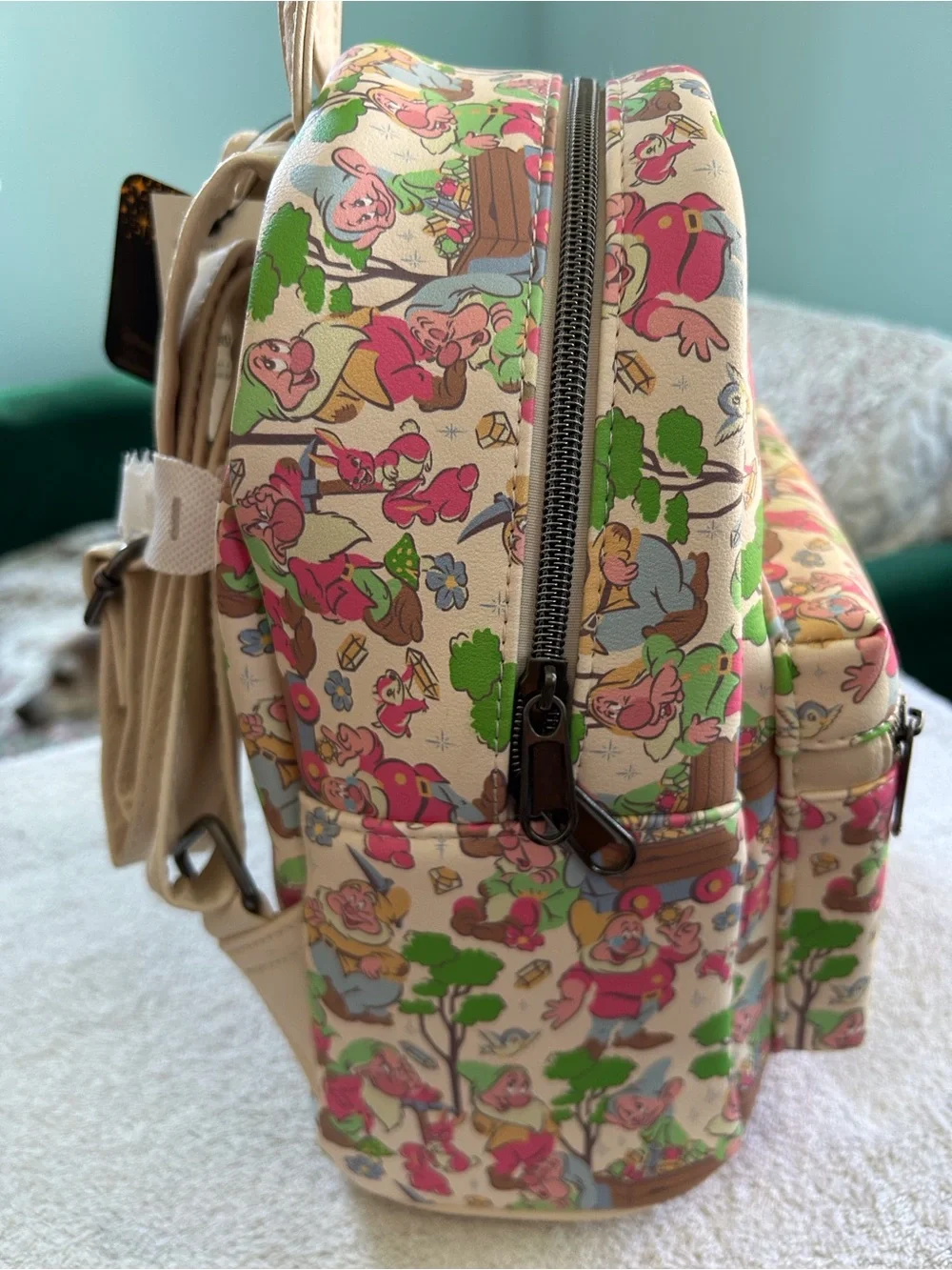 NWT Loungefly Disney Beige Seven Dwarfs Patterned Mini Backpack - Picture 6 of 6